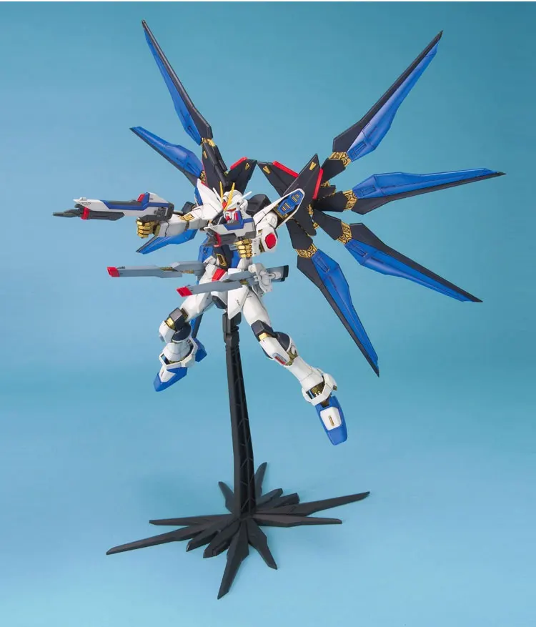 Bandai Gundam модели в наличии на складе сборе 48083 мг 1/100 Страйк Фридом робот Гандам