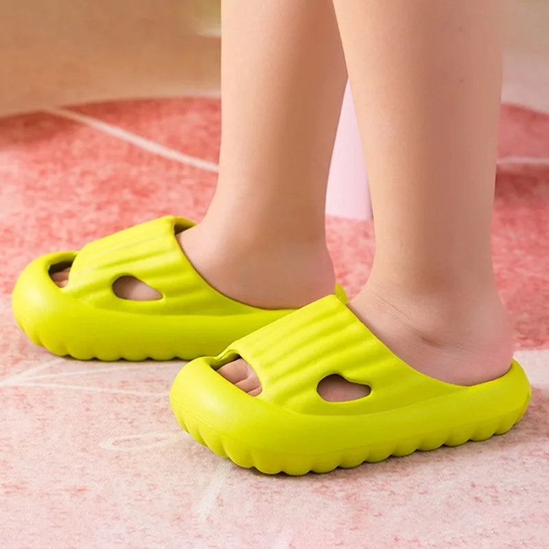 

Sandals For Kids Girls 2021 Sandalias Toddler Boys Girls Shoes Slides Sandals Soft Thick Sole Quick Dry Beach Pool Slippers