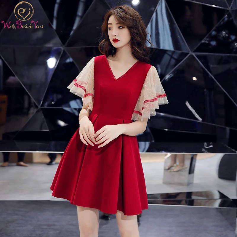 Мини платье вечернее атласное ТРАПЕЦИЕВИДНОЕ цвета шампанского с коротким