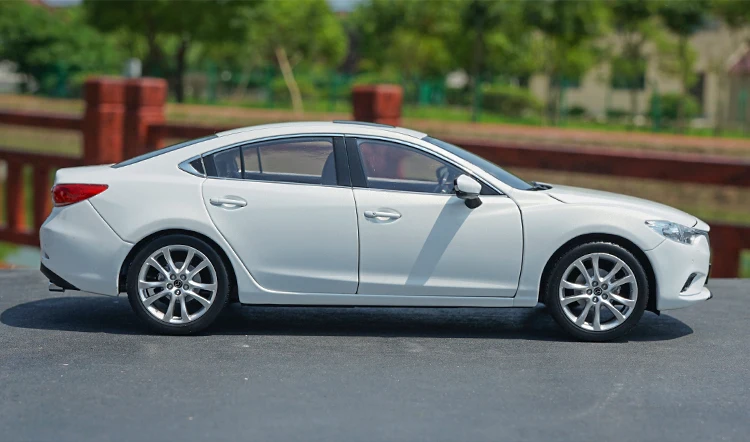 1/18 MAZDA 6 ATENZA литая под давлением металлическая модель автомобиля, игрушки для детей, рождественские подарки, оригинальная Заводская коллекция автомобильных игрушек