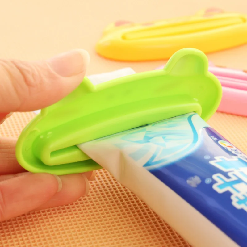 

Toothpaste Squeezers Cartoon Toothpaste Extruder Squeezer Cleanser Squeezer Dispenser Rolling Holder Bathroom Accessories