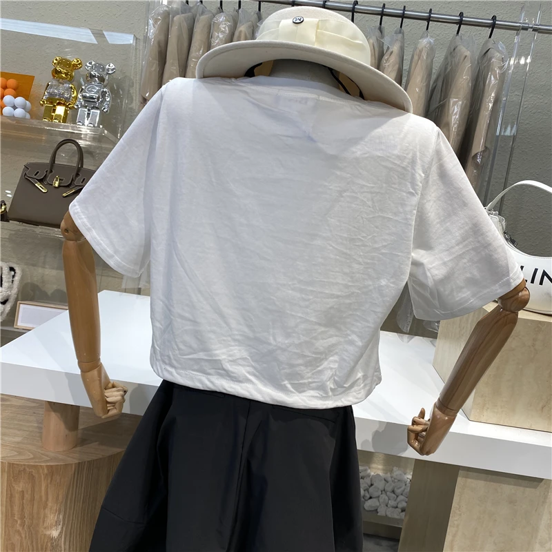 

Three-dimensional Camellia Labeling Round Neck High Waist And Navel T-shirt Foreign Style Age Reduction And Slim Casual Shirt
