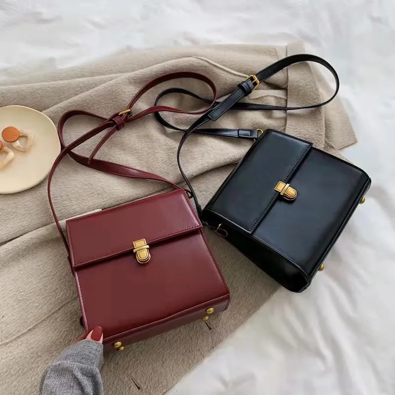 

Women Casual Crossbody Bags Vintage Leather ShoulderBags For Ladies Lock Luxury Design Simple Bag Female Travel Handbags Purses