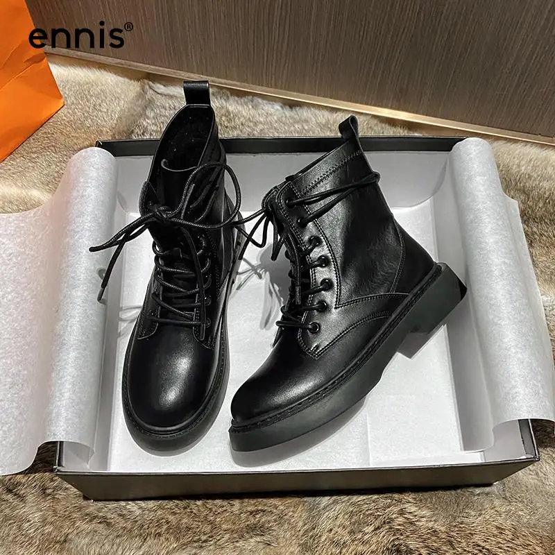 

Черные осенние женские ботинки ENNIS, кожаные ботильоны на низком каблуке, ботинки мартинсы на шнуровке с круглым носком, модная Брендовая жен...