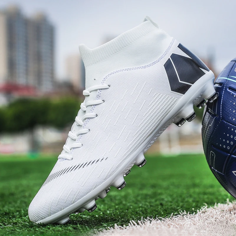

New Man Breathable Football Boots Outdoor High Top Sneakers Man Child Football Shoes Nail Shoes Sports Sports Straw Leafes Size