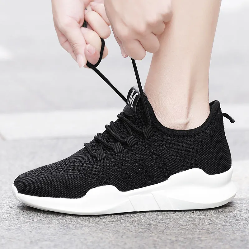 

Women Running Shoes Fashion Breathable Outdoor FeMale Sports Shoes Lightweight Sneakers Women Comfortable Athletic Footwear