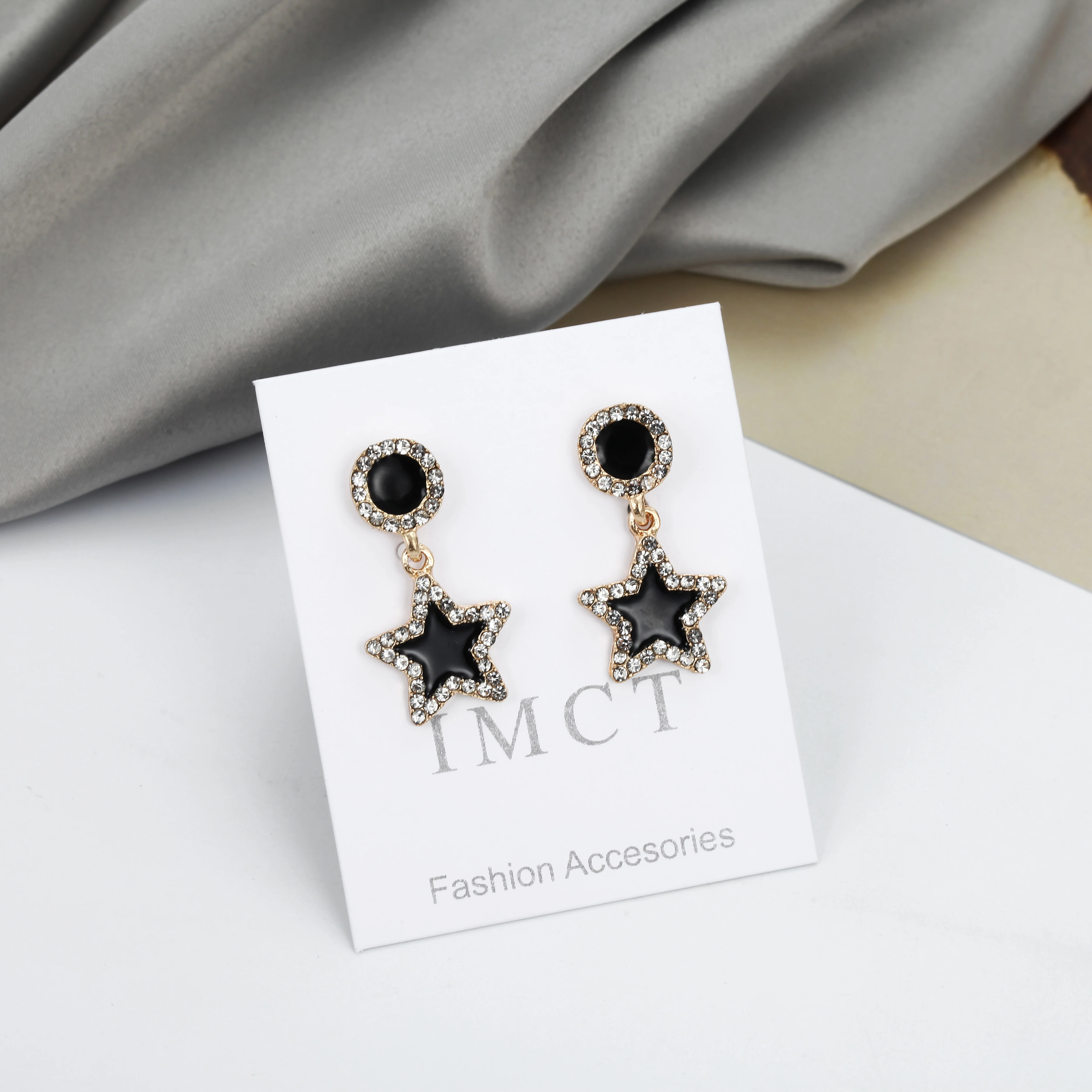 Новые компактные черные серьги для девочек 2019 геометрические в форме сердца с