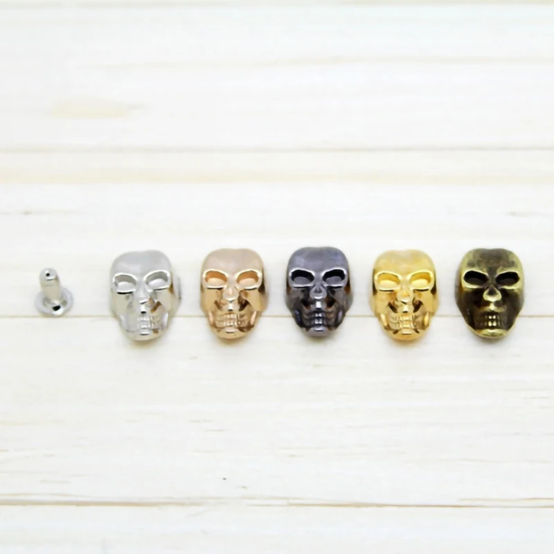 4 вида цветов для выбора черепа панк одежды заклепки Шпильки кепки обуви сумки