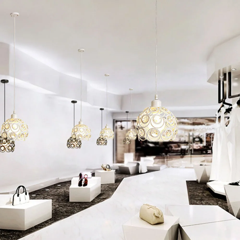 Хрустальная люстра черного/белого цвета