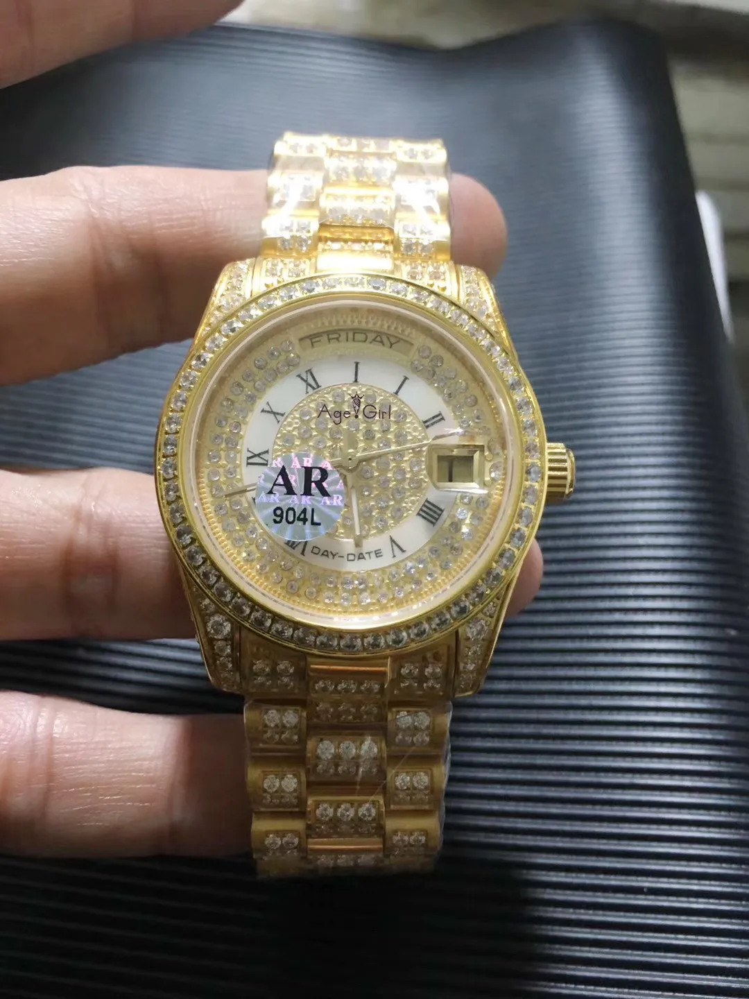 

Classic New Mens Daydate Yellow Gold Full Iced Diamonds Rome Dial Automatic Mechanical 904L Stainless Steel Sapphire Watch