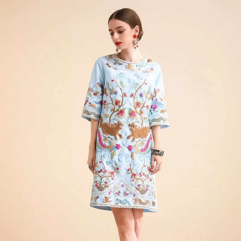 

Женская обувь в китайском стиле стильное платье 2021 Новинка; Наивысшее качество; Женские элегантные зимние платья для девочек размера плюс с О-образным вырезом свободное платье с вышивкой, осенние платья