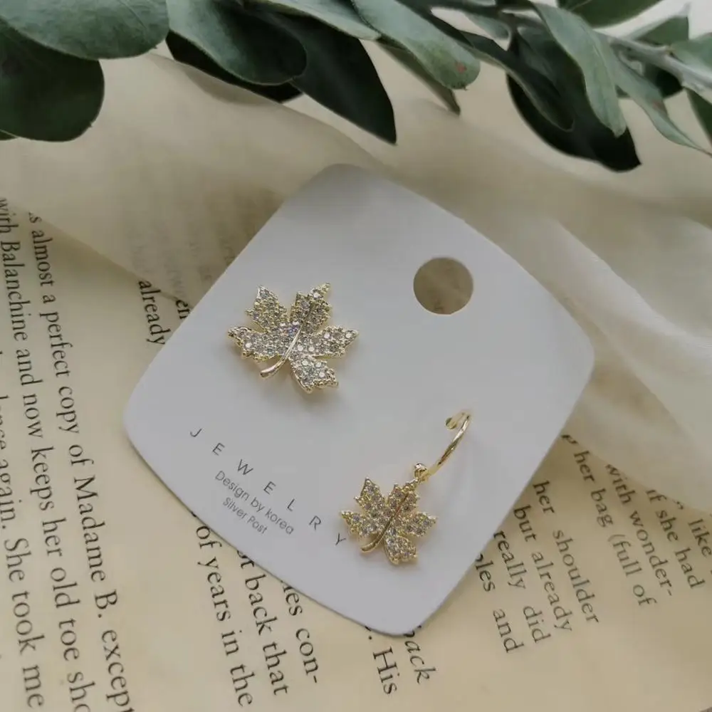 

2020 Korea New Fashion Asymmetrical Maple Leaf Earrings High Quality Temperament All-match Earrings elegant exquisite Earrings