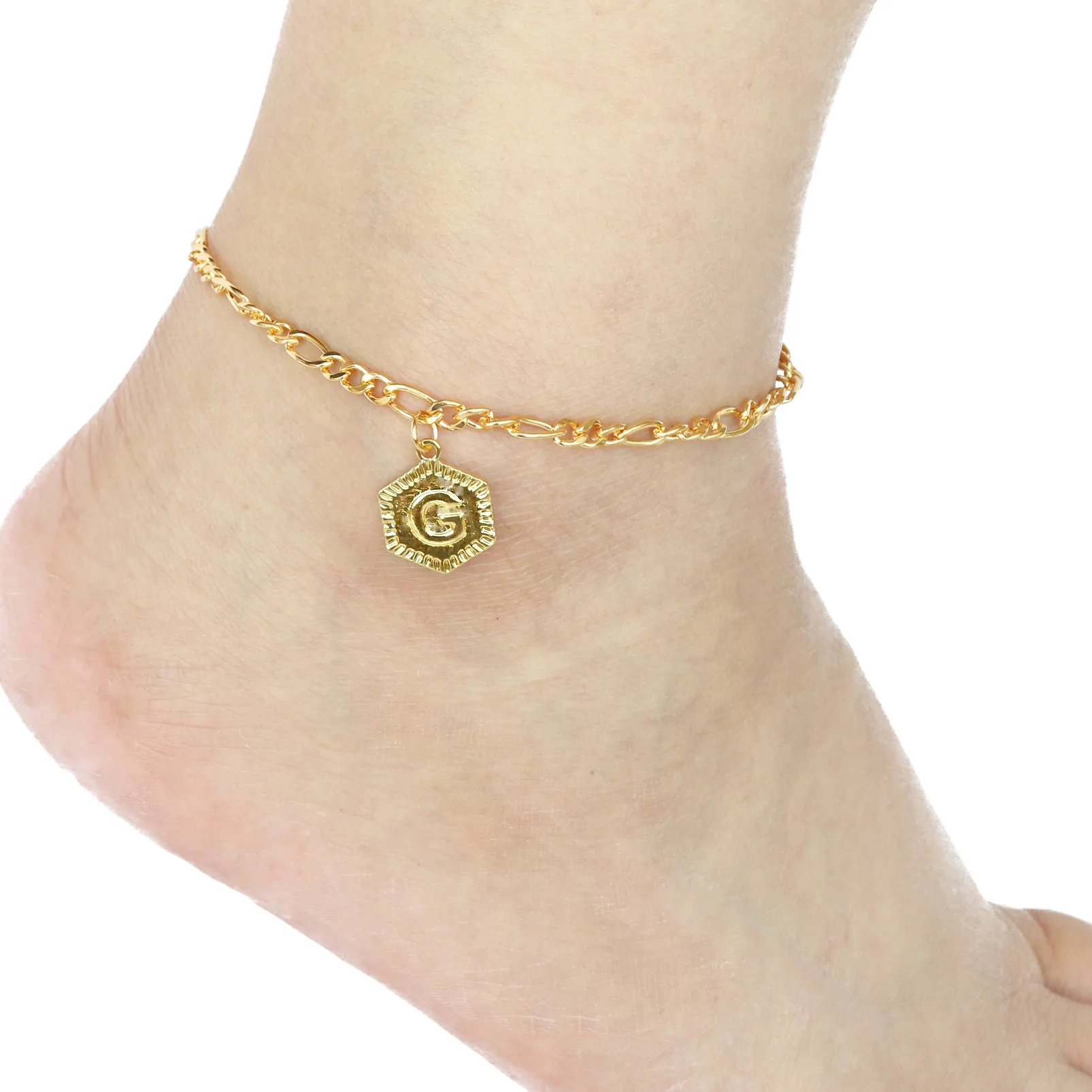 

Fashion 26 Letter Pendant Gold Anklet Fashion Stainless Steel Simple Ladies Temperament Anklet Exquisite Elegant Gift Jewelry