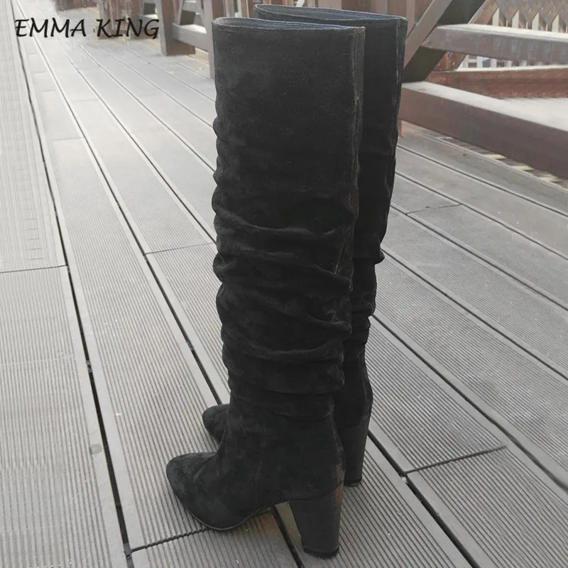 Emma king/женские ботинки новые ботинки до середины икры со складками Женская замшевая обувь с круглым носком на толстом каблуке; модная зимняя женская обувь; Цвет черный, коричневый
