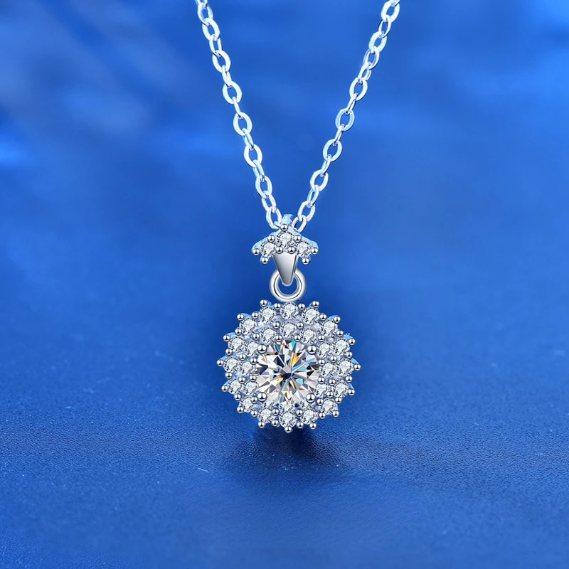 

925 Silver 0.5 Carat Moissanite Necklace Female Classic Design Free Clavicle Chain Pendant Fine Jewelry