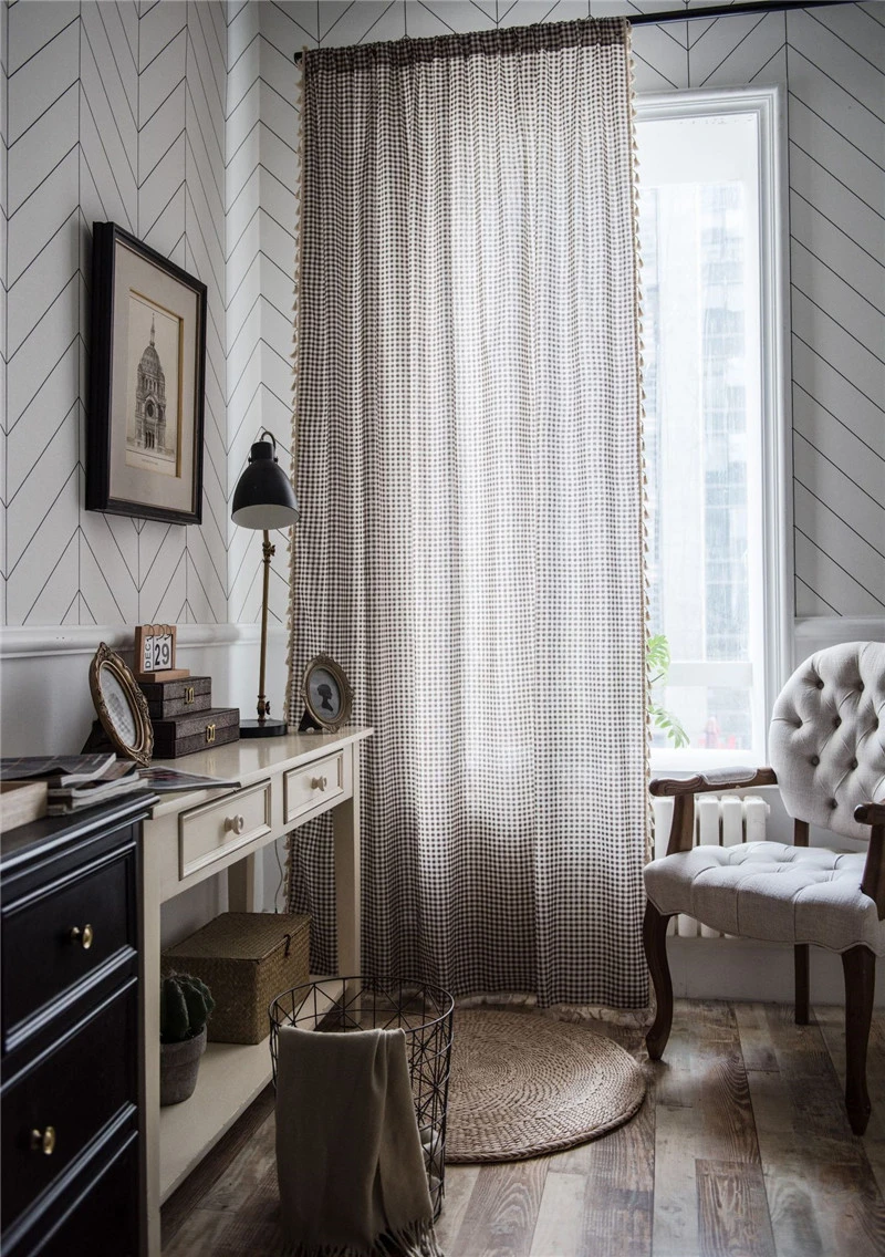 Классическая драпировка окон из хлопка и льна полузатененная Геометрическая в