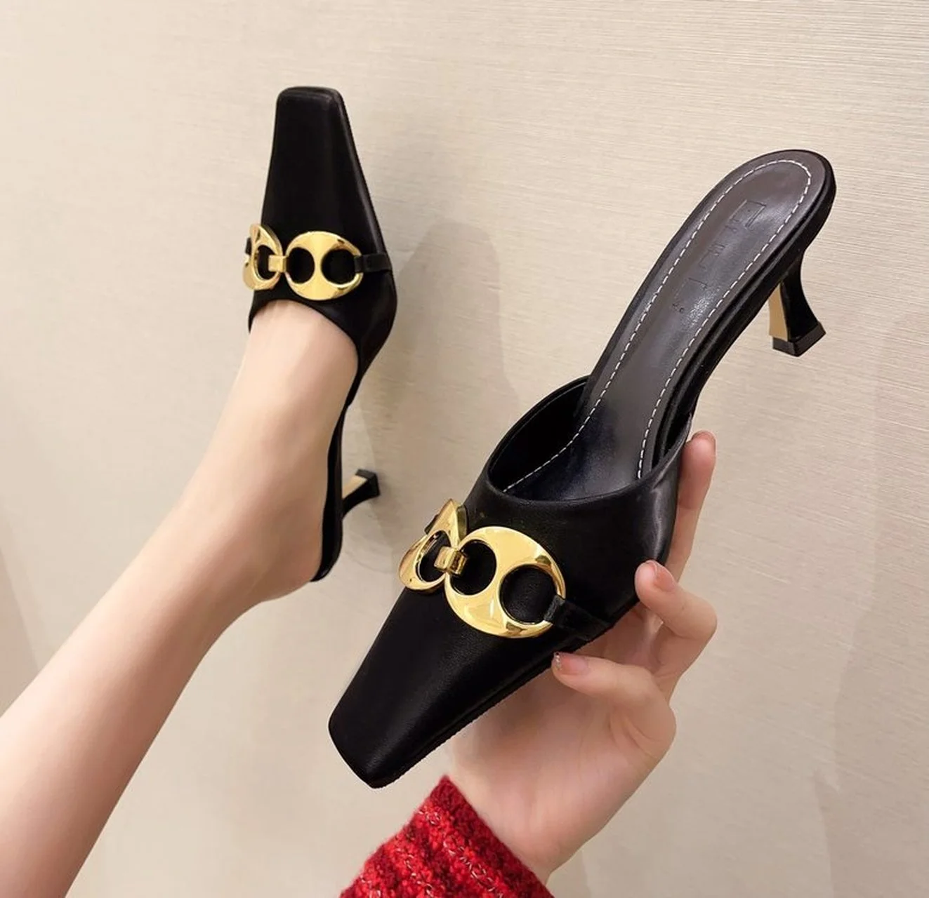 

Fashion Women Slippers 2021 Square Toe Metal Chain Thin High Heels Shallow Shining ShoesYellow beige black Party Female Shoes