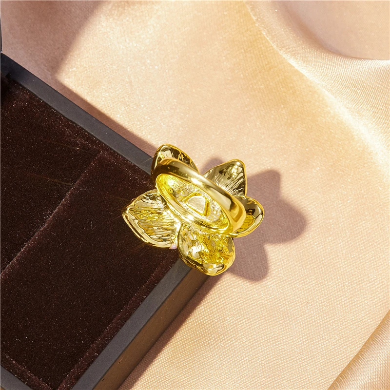

New Fashion Purple Petal Flower Ring Female Elegant Charm Banquet Accessories Romantic Valentine's Day Jewelry Gift Wholesale