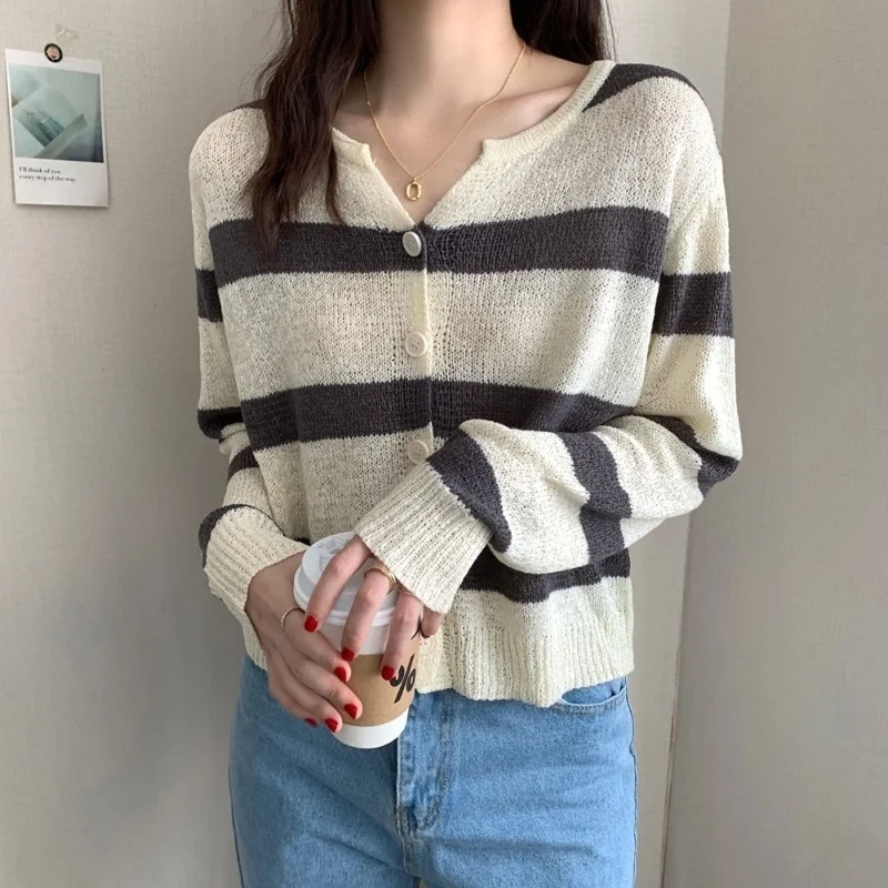

Vintage Stripe Contrast Color Knitted Cardigan for Women Early Autumn Chic Korean Style Loose Leisure Slimming Sweater Short