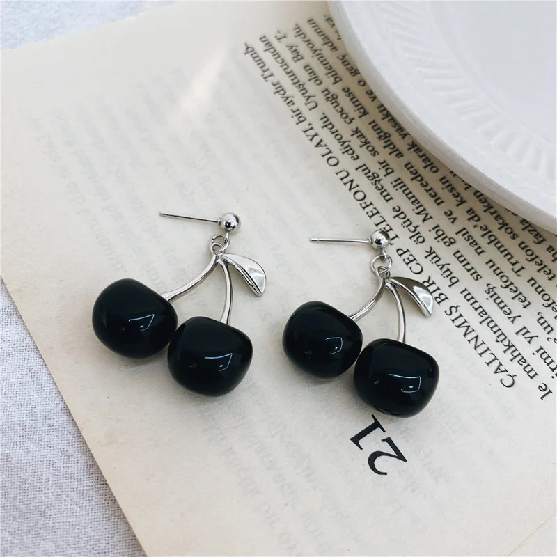 

Black Cherry NecKLACEF OR Female Dark Girl Collarbone Chain Retro Web Celebrity Bracelet Earring Accessories