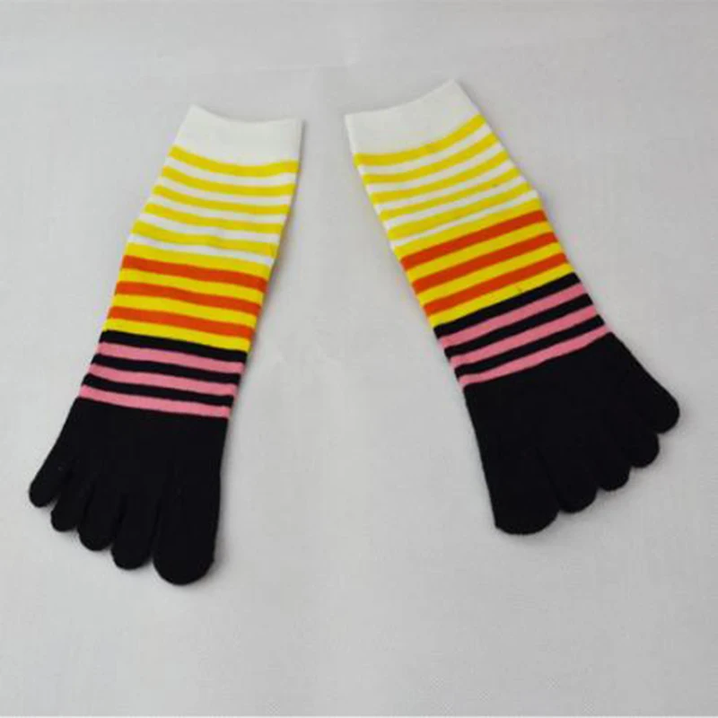 Новинка хит продаж хлопковые носки Модные Цветные полоски средняя трубка