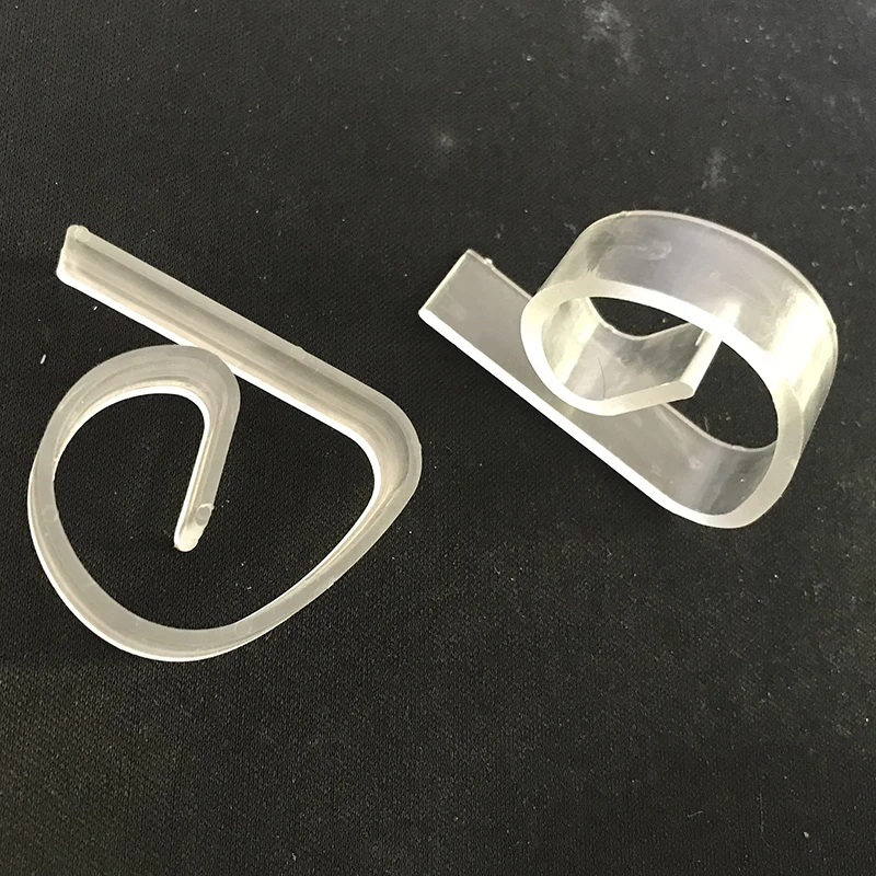 

12Pcs Transparent Plastic Tablecloth Clips Strong Fixing Function Cover Holder Clip Party Picnic Multi-function Wedding Prom