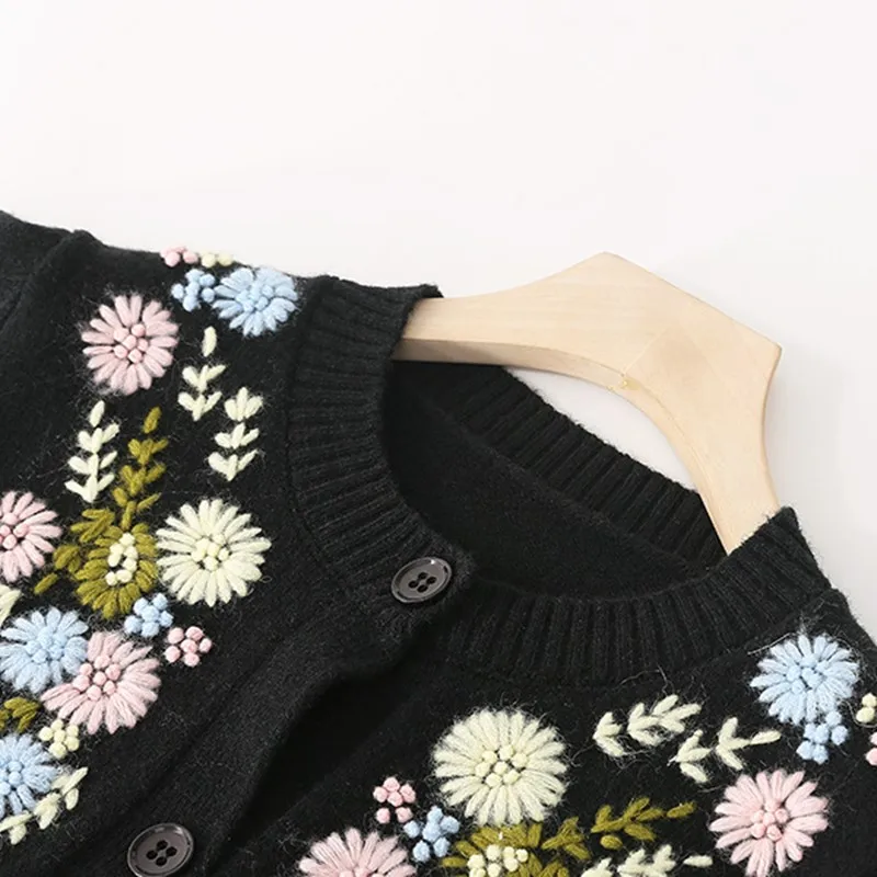 Свитер Для женщин с круглым вырезом Контраст разноцветные цветочной вышивкой 2020