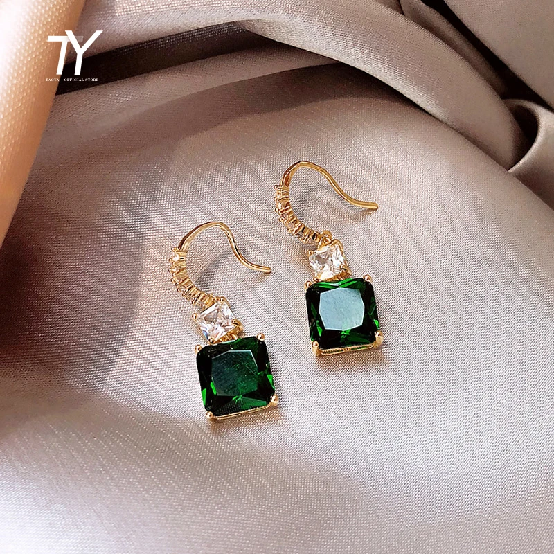 

Luxury Green Crystal Square Pendant Earrings For Woman 2020 Fashion Korean Jewelry Wedding Party Sexy Girl's Unusual Earrings