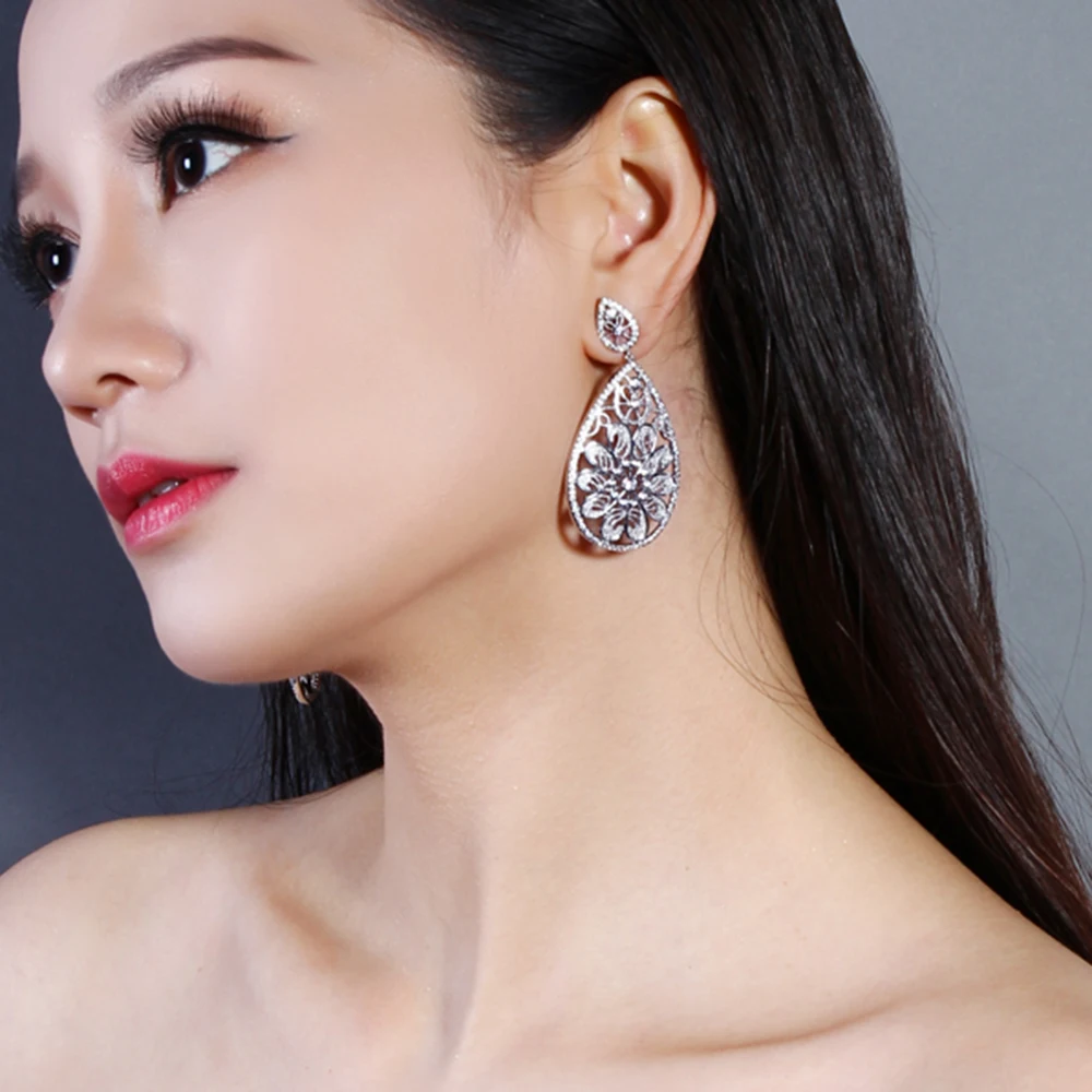 Очень большие классические серьги с цветами роскошные белого/золотого цвета