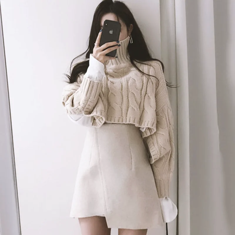 Женский укороченный свитер с высоким воротником абрикосовый джемпер оверсайз