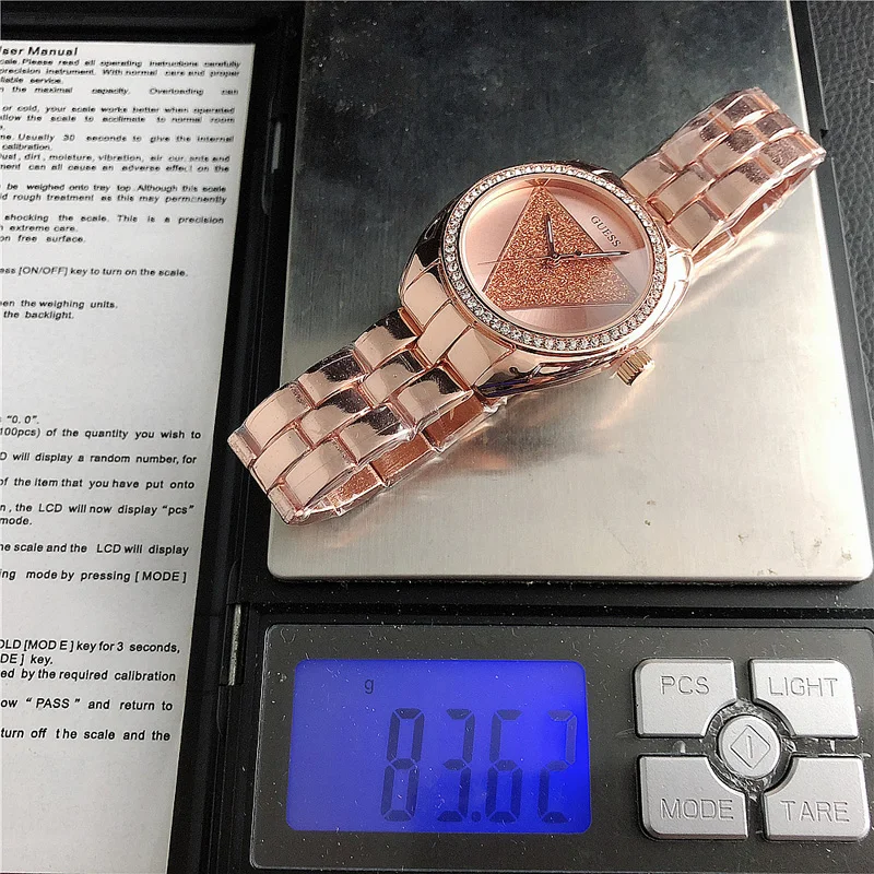 

Boutique Quartz Watch Women Hot Selling Men's and Women's Explosive Watch Inverted Triangle Couple Watches Casual Accessories