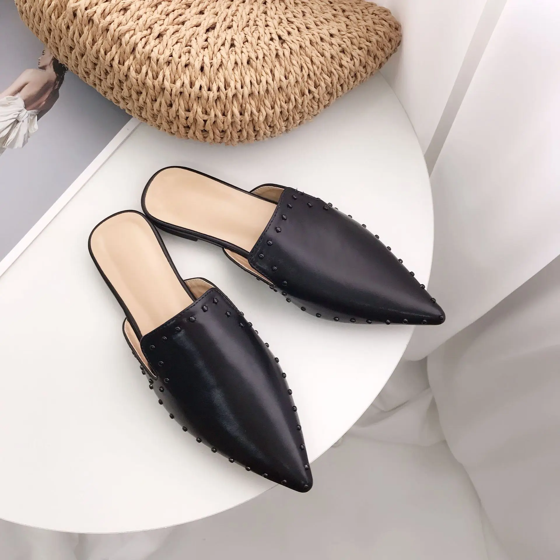 verano nueva moda remaches de fondo plano baotou la mitad drag Muller, zapatos de fondo suave sandalias zapatos de mujer