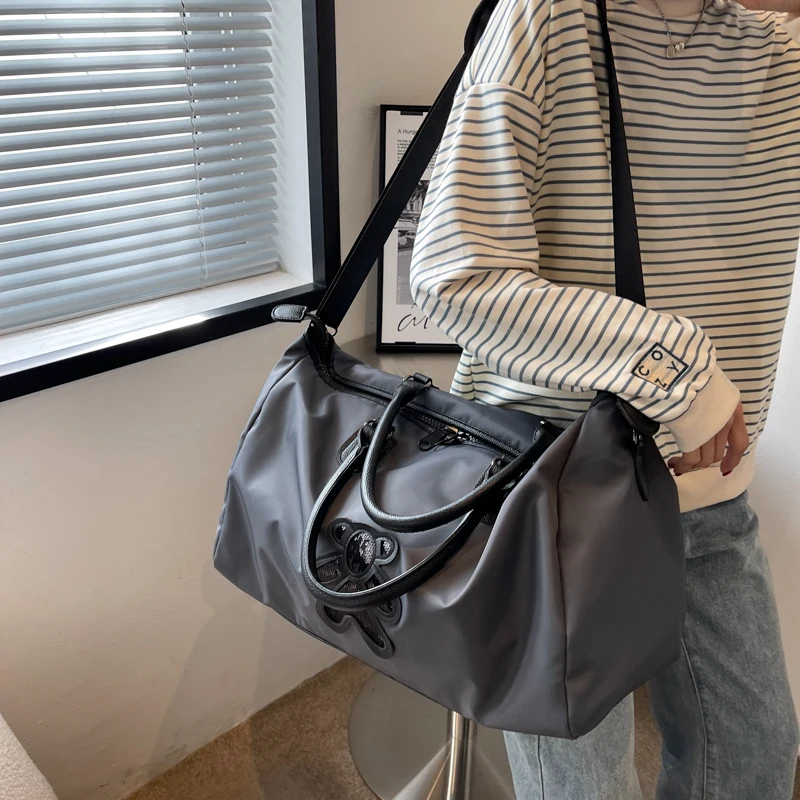 2022 Travel Duffles Handbag Women and Men Large Nylon Luxury Handbag Casual Fashion Travel Tote Bag Weekend Female Shoulder Bags
