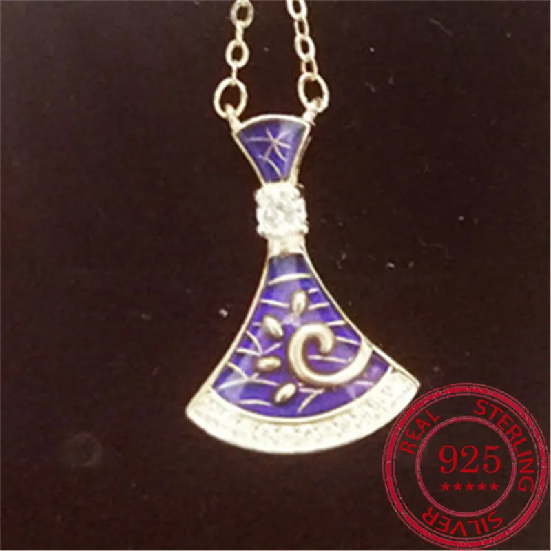 

S925 Sterling Silver Diamond Small Skirt Necklace Fan-shaped Agate Fashion Necklace Changes Color with Human Body Temperature
