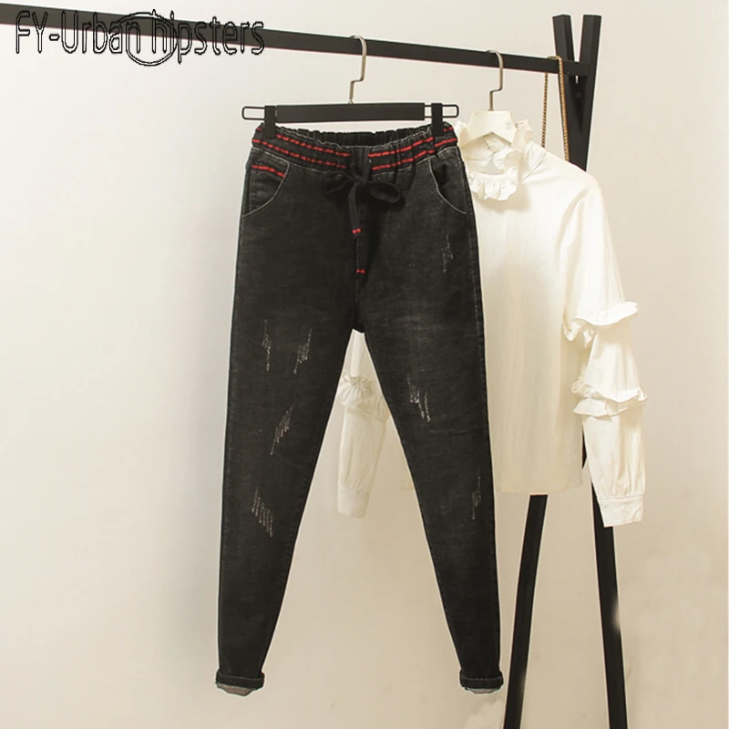 Черные джинсы со шнуровкой женские осенние большие размеры с высокой эластичной талией свободные джинсовые штаны-шаровары потертые джинсы для женщин брюки-бойфренды