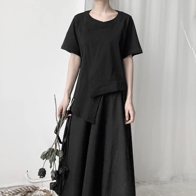 Женская белая асимметричная футболка с круглым вырезом коротким рукавом и