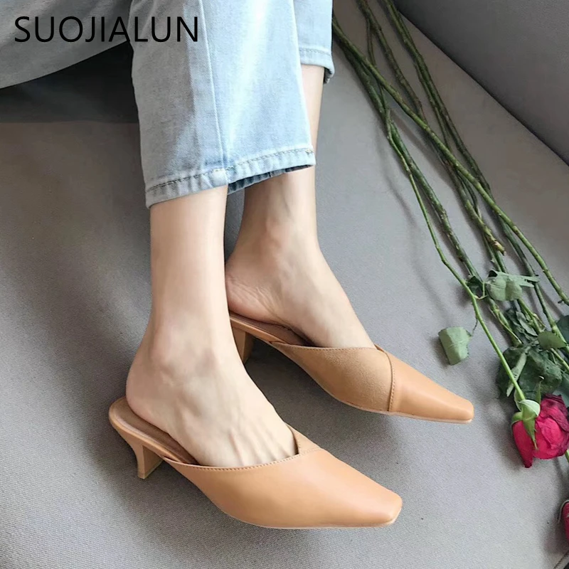SUOJIALUN/женские шлепанцы; Роскошные брендовые пляжные шлепанцы; сезон осень года; женские шлепанцы с острым носком на среднем квадратном каблуке