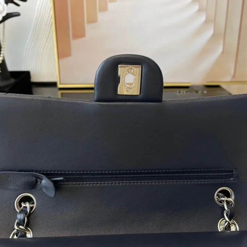 

Lambskin Flip Lucky Smell Bag Diamond Chain Leather Single Shouldered Messenger Bag