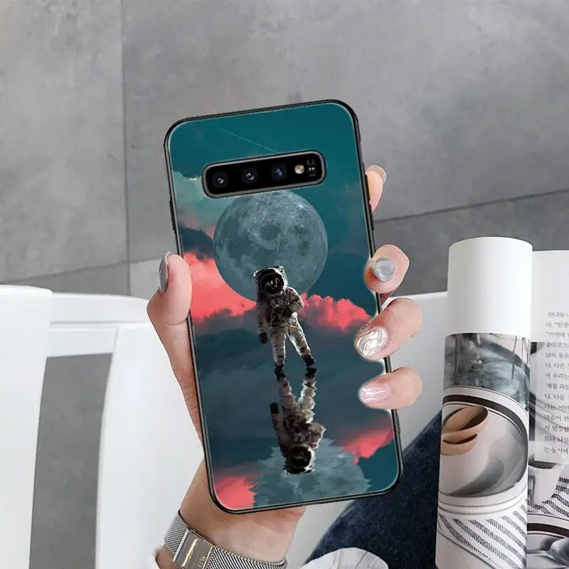 

Space Moon Astronaut Phone Case For Samsung Galaxy S7 S8 S9 S10 S10e S20 s21 s30 plus lite Ultra 5g