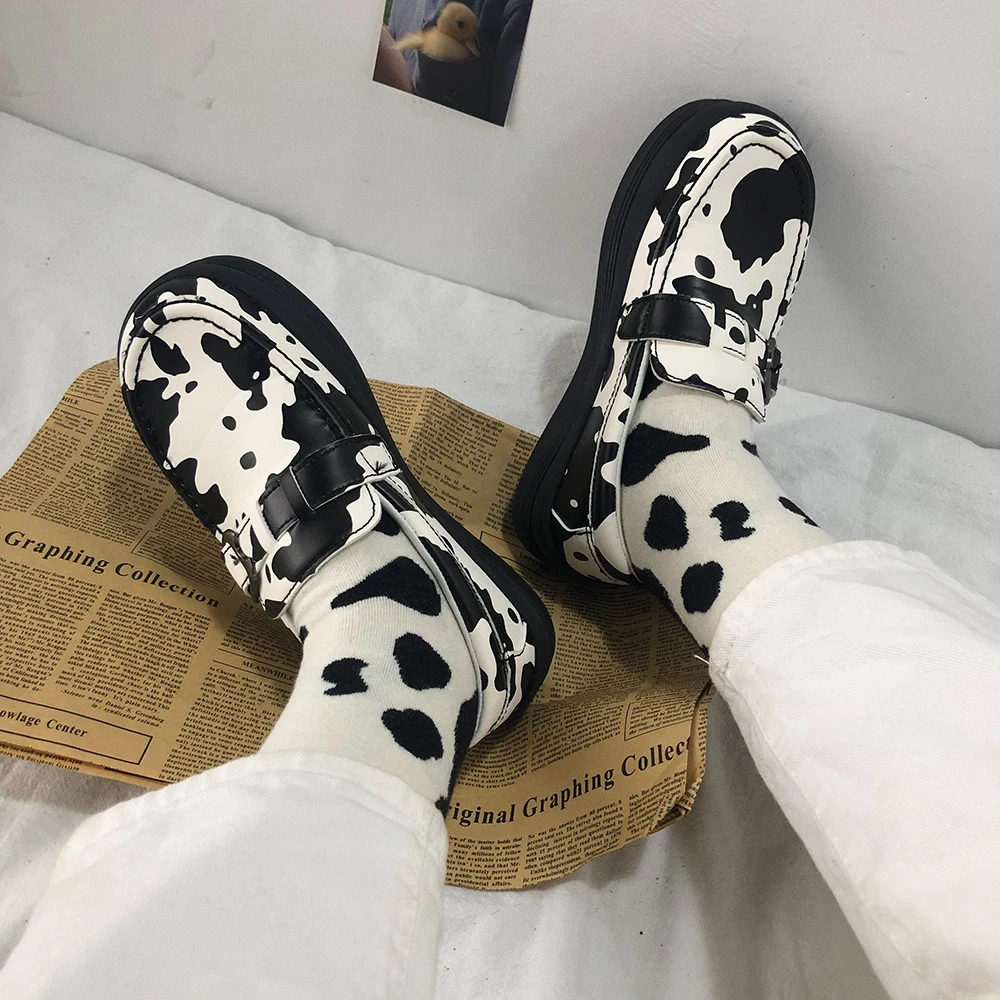 Туфли женские с коровьим принтом дизайнерские Брендовые повседневные лоферы на