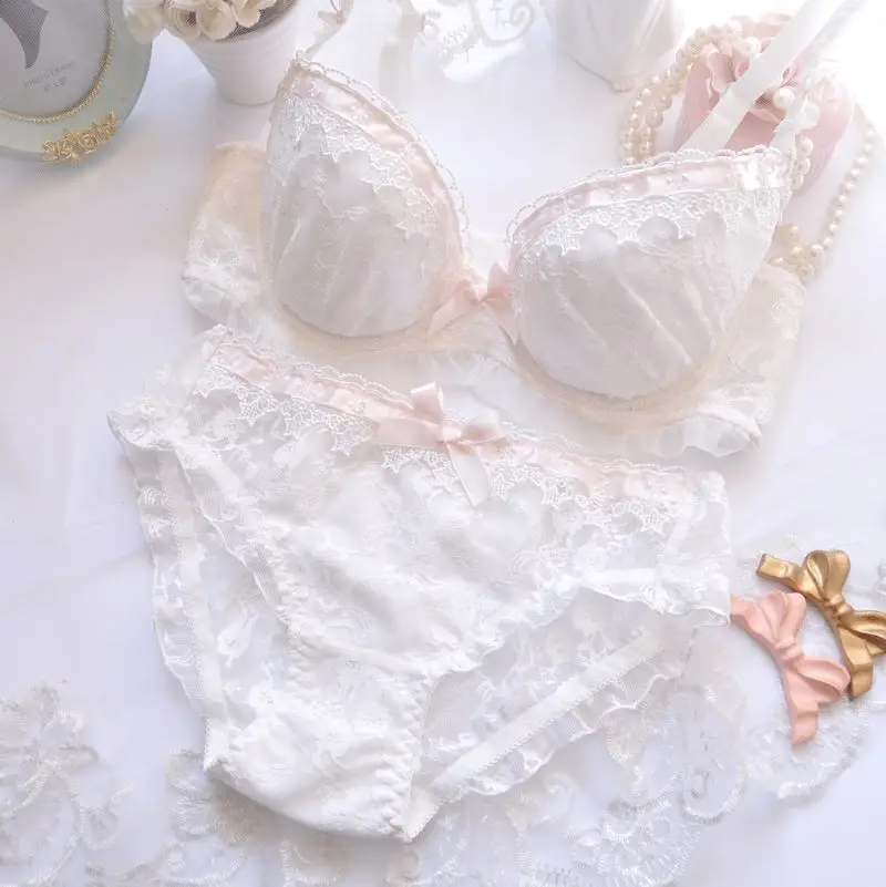 Japanese Sexy Girls Underwear Bras Thongs Lace Lingerie Set Plus Suze Women Gather Embroidery Underwire Push Up Bra and Panty
