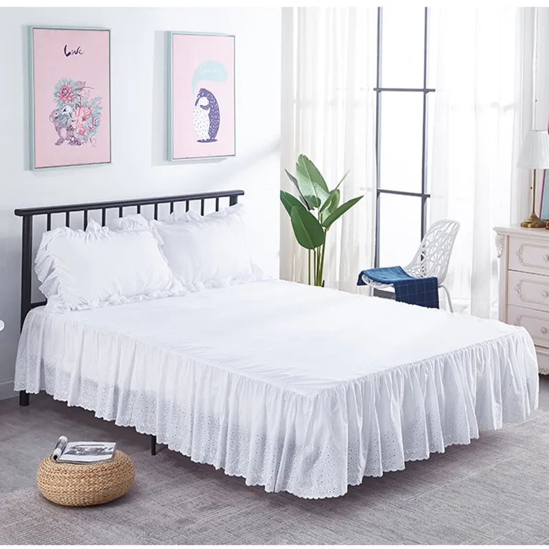 Покрывало бежевое/белое из полиэстера и хлопка с вырезом вышивкой для кровати 38