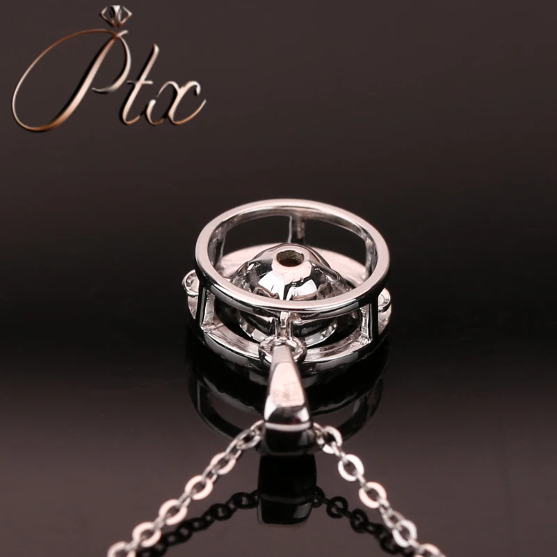 Серьги гвоздики из белого золота круглой формы с муассанитом в готическом