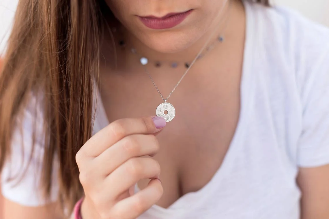 Винтажное ожерелье QIAMNI с подвеской в виде монеты для женщин модное