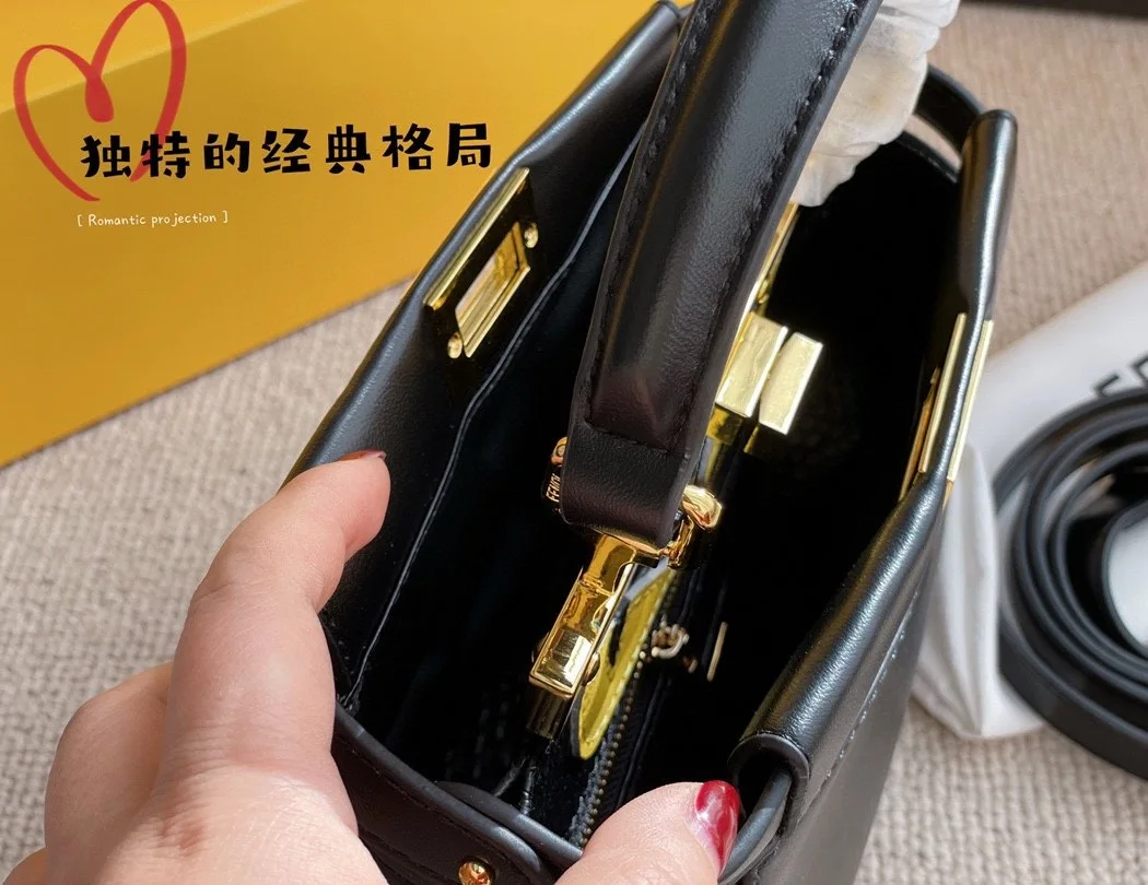 

Women's Handbags
