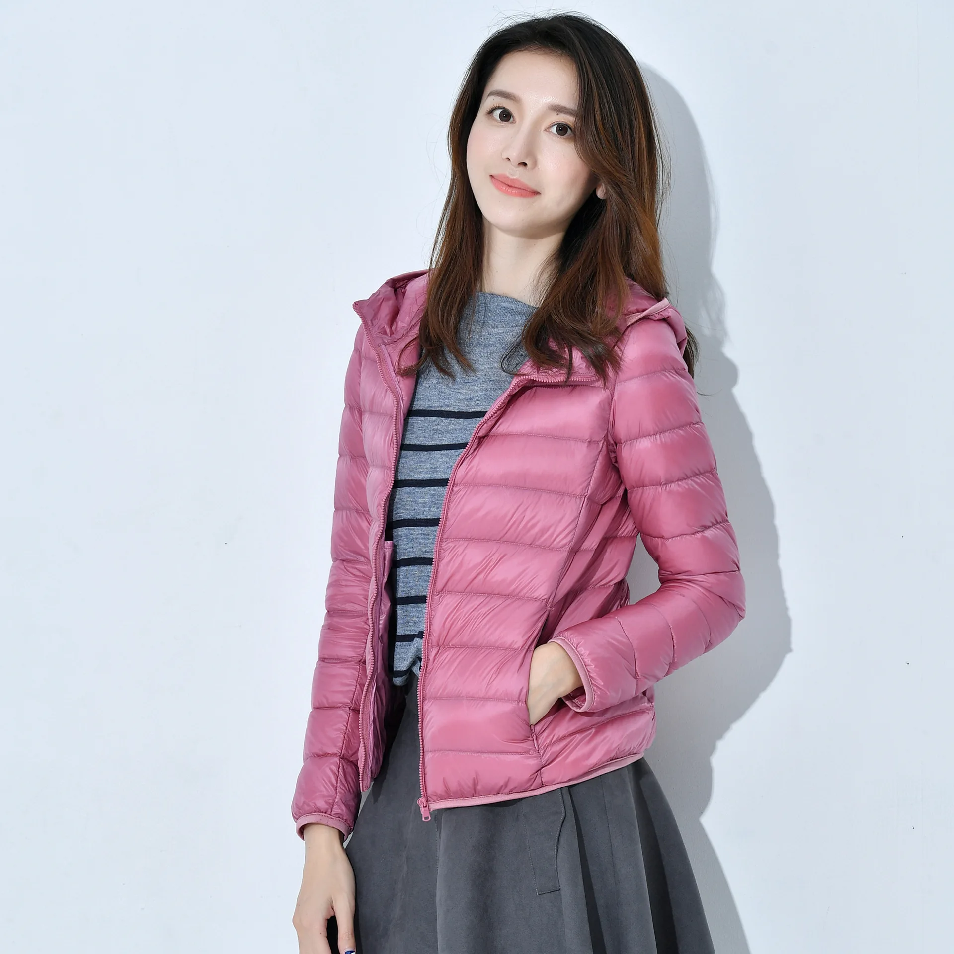 Новинка 2019 года стильная суперлегкая пуховая куртка с капюшоном в Корейском