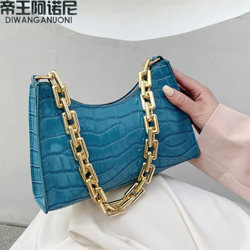 

2021 New Fashion Texture Embossed Lacquer Shoulder Bag Crocodile Pattern Zipper Handbags Simple and Small Square Bags for Women