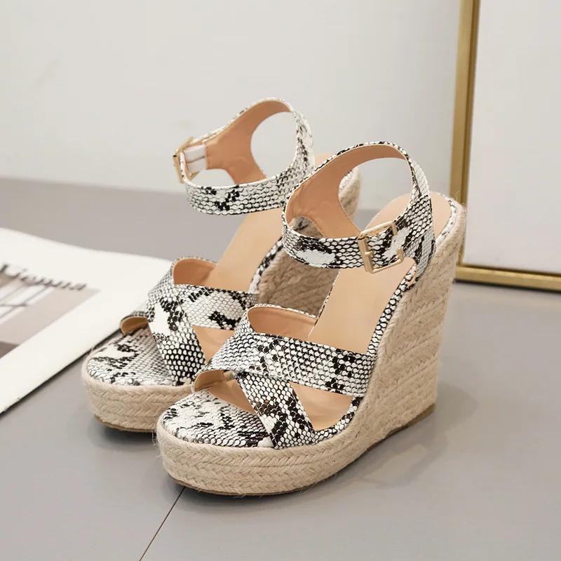 

Fashionable and breathable platform wild snake hemp rope personalized comfortable large size 35-42 sandals