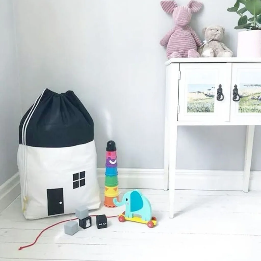 Большой игрушечный мешок с дорожной картой может использоваться как подвесная