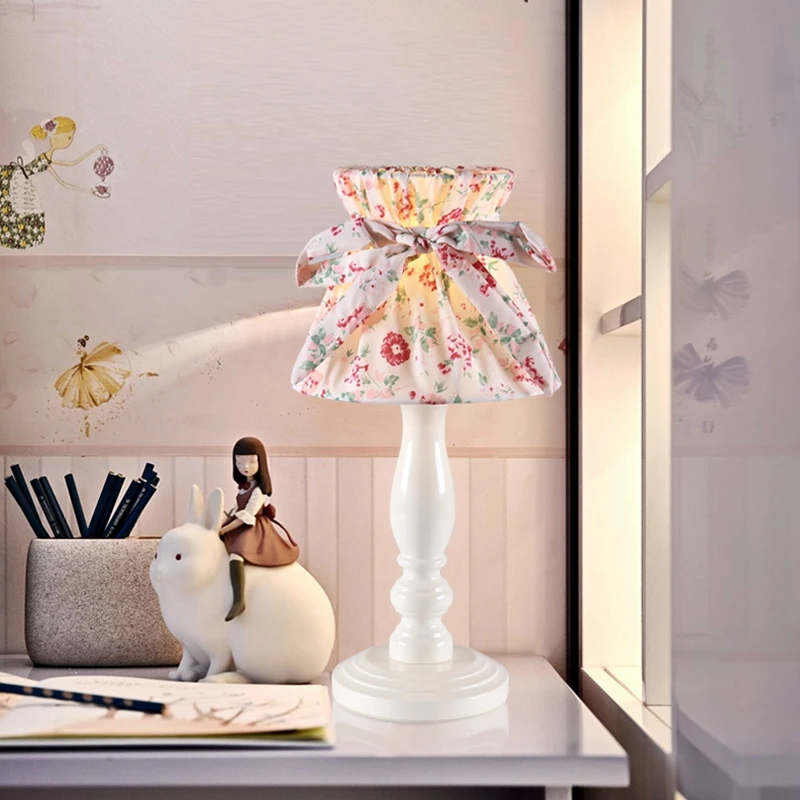 

Креативная индивидуальная прикроватная лампа для гостиной, спальни, Скандинавская современная простая теплая романтическая Светодиодная ...